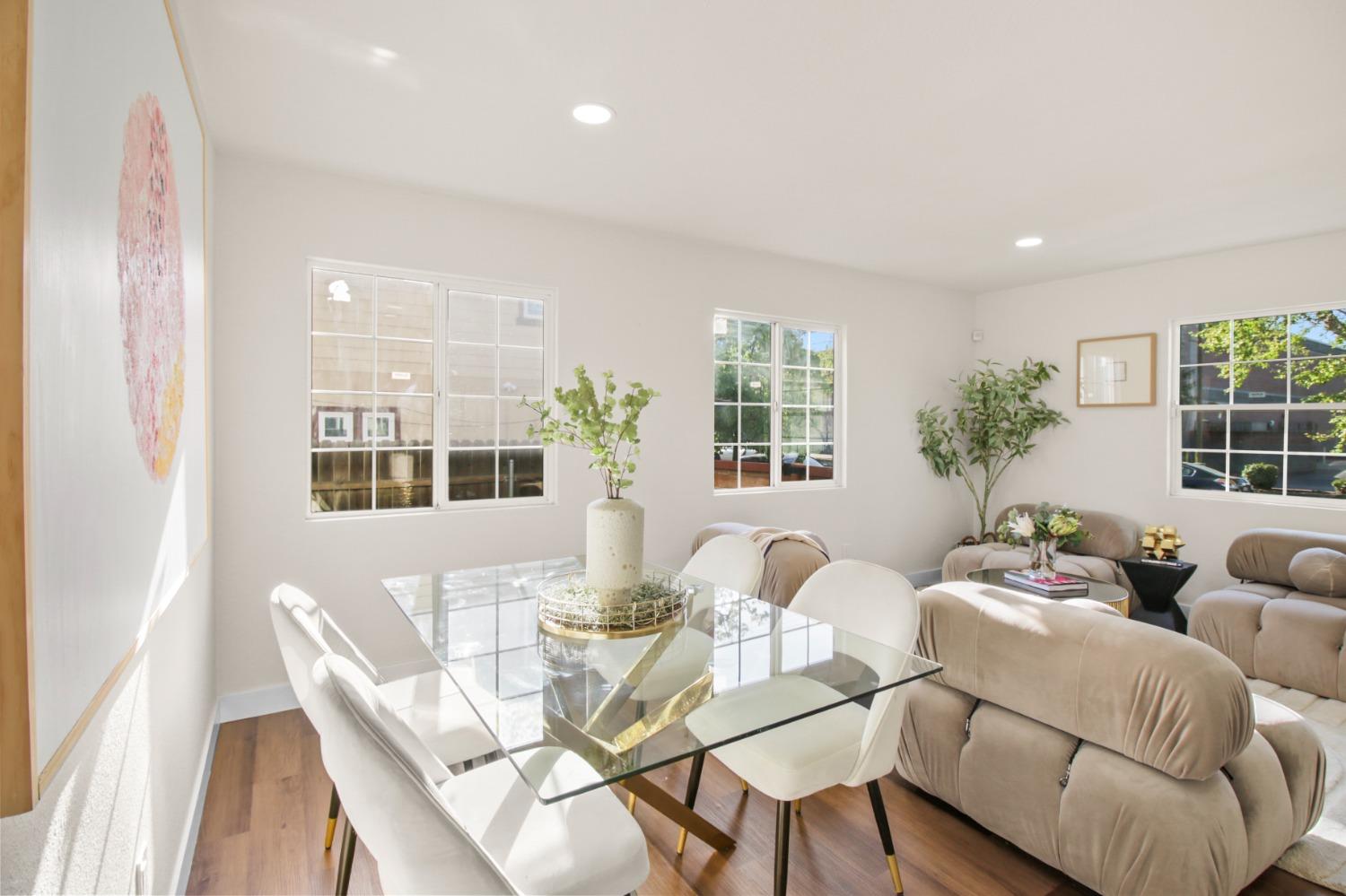 Detail Gallery Image 8 of 41 For 4407 4th Ave, Sacramento,  CA 95817 - – Beds | – Baths