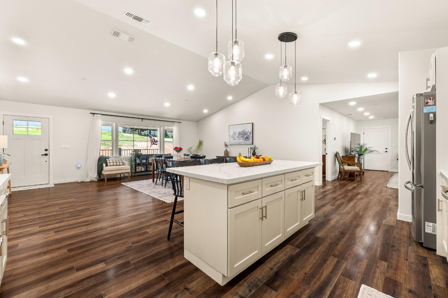 Detail Gallery Image 12 of 47 For 4046 Empire Creek Cir, Georgetown,  CA 95634 - 3 Beds | 2 Baths