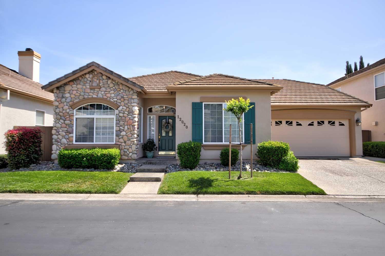 Detail Gallery Image 1 of 37 For 12020 Gold Arbor Ln, Gold River,  CA 95670 - 3 Beds | 2 Baths