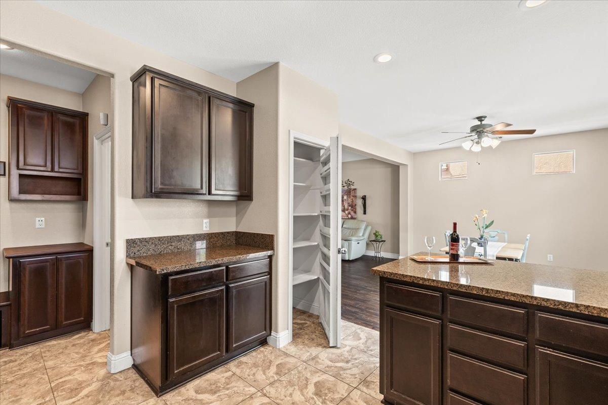 Detail Gallery Image 33 of 86 For 2060 Tarpan Way #22,  Oakdale,  CA 95361 - 4 Beds | 2/1 Baths