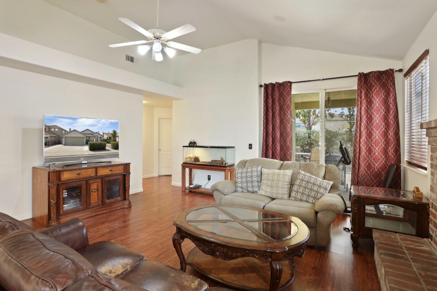 Detail Gallery Image 13 of 40 For 2039 London Ave, Manteca,  CA 95336 - 4 Beds | 2 Baths