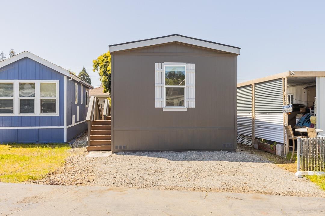 Detail Gallery Image 3 of 14 For 1550 162nd Ave 6, San Leandro,  CA 94578 - 2 Beds | 2 Baths
