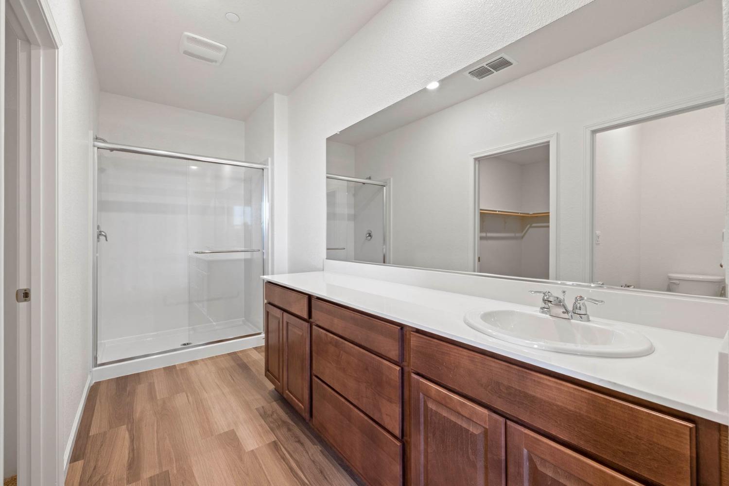 Detail Gallery Image 5 of 11 For 3112 Aerosmith Way, Stockton,  CA 95212 - 3 Beds | 2 Baths