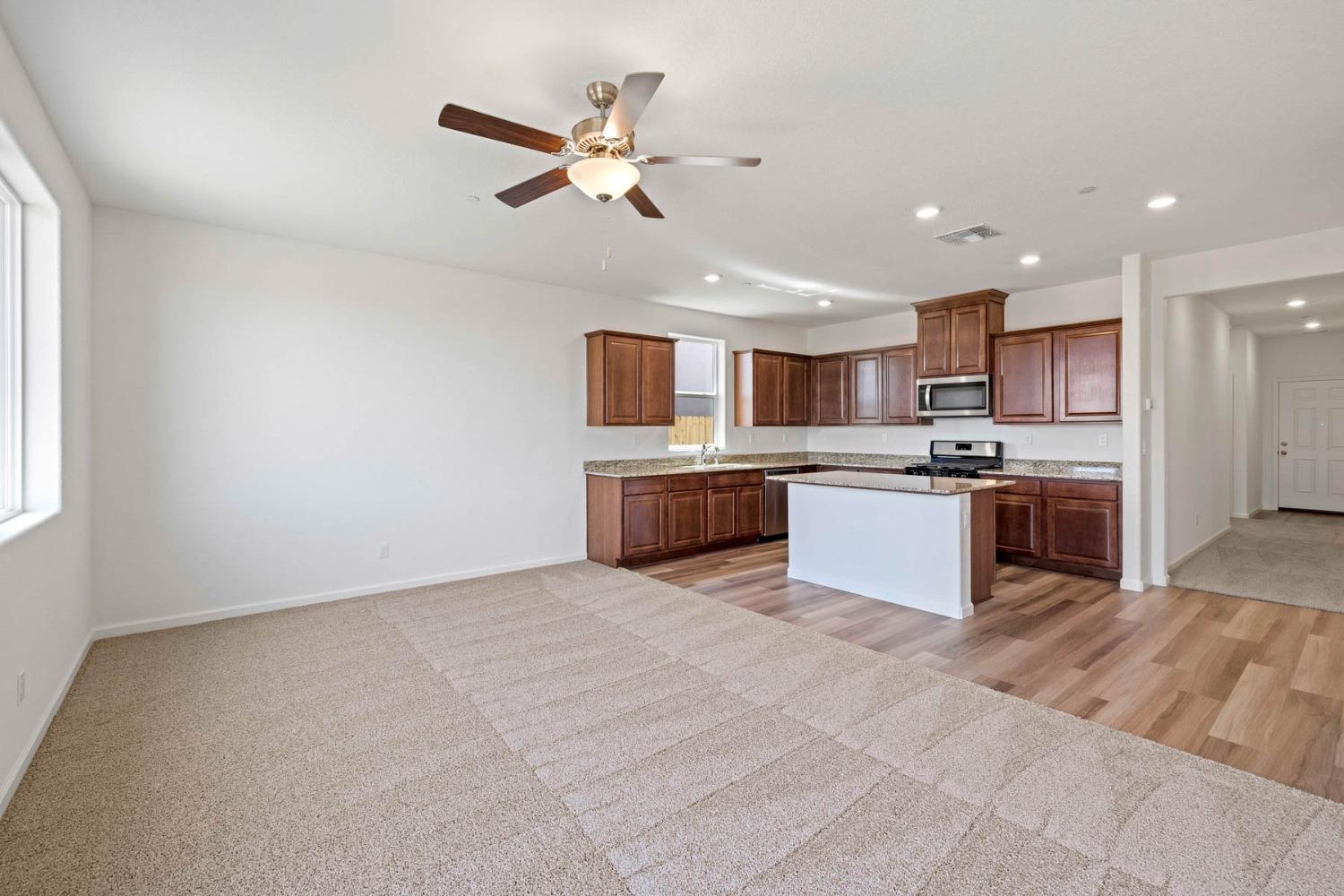 Detail Gallery Image 10 of 11 For 3112 Aerosmith Way, Stockton,  CA 95212 - 3 Beds | 2 Baths