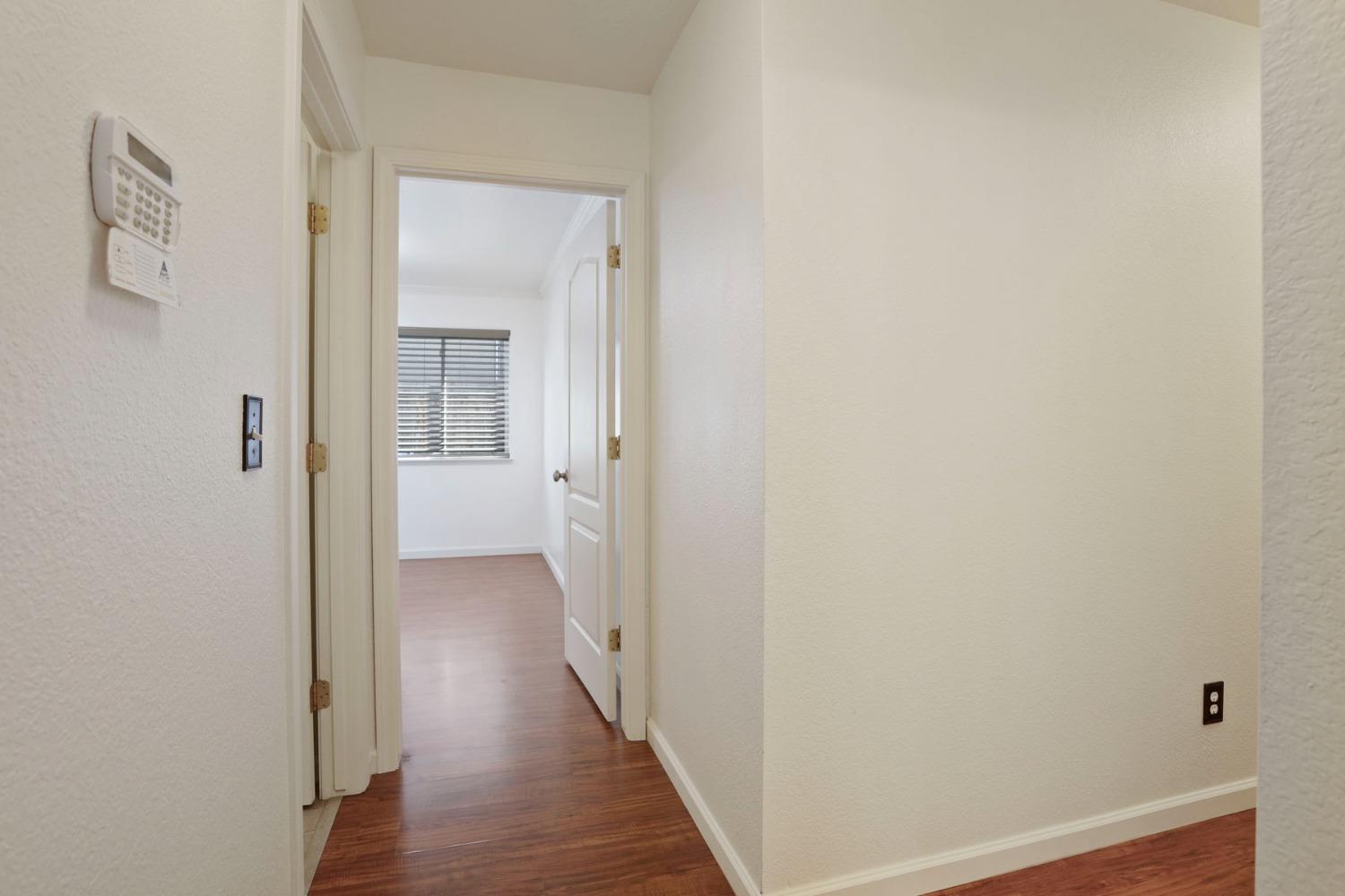 Detail Gallery Image 20 of 40 For 2039 London Ave, Manteca,  CA 95336 - 4 Beds | 2 Baths