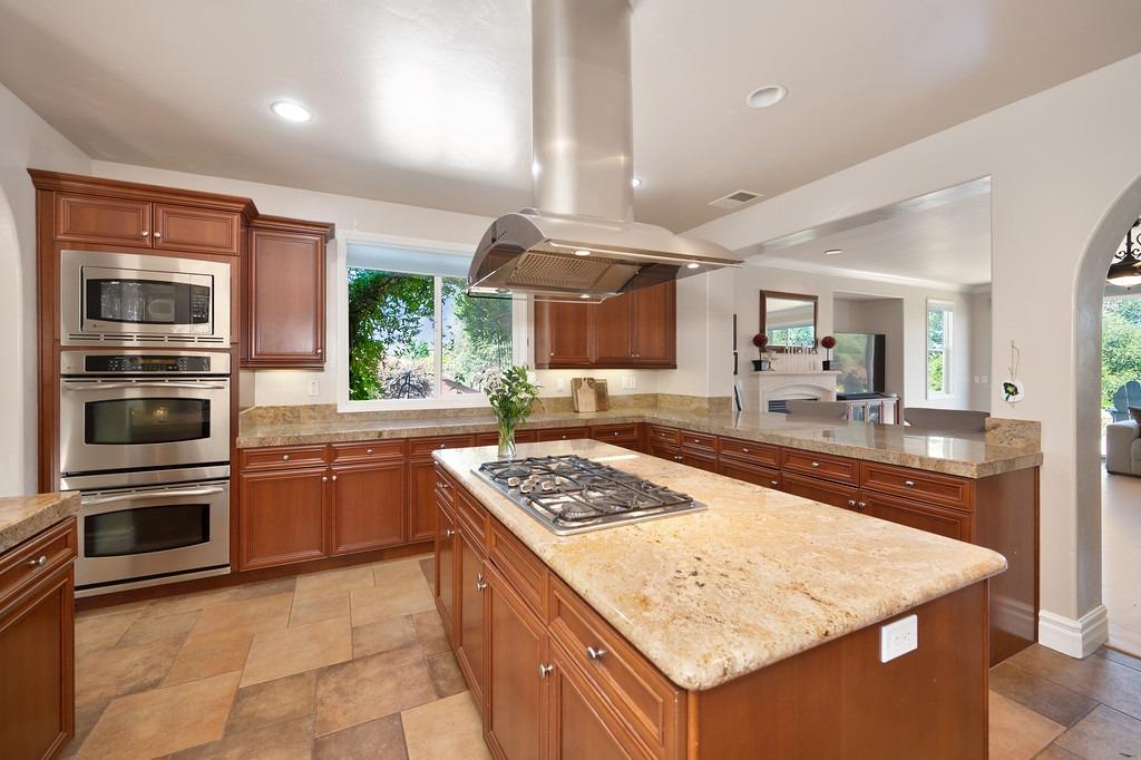 Detail Gallery Image 16 of 37 For 3327 Bordeaux Dr, El Dorado Hills,  CA 95762 - 5 Beds | 3/1 Baths