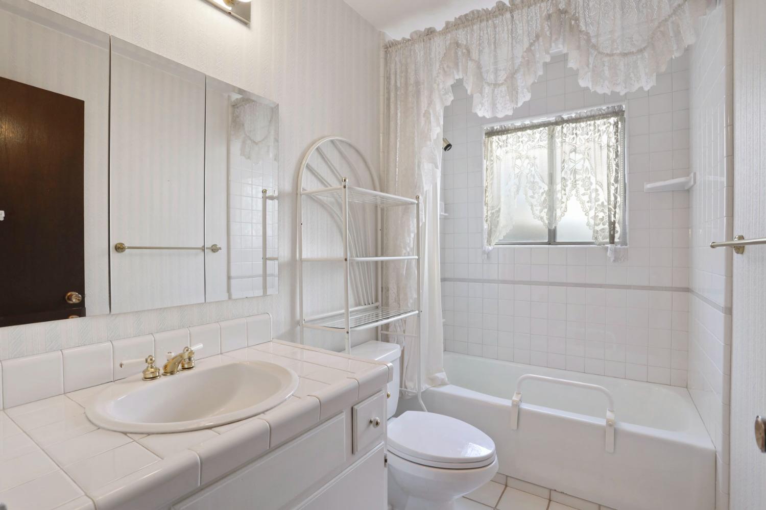 Detail Gallery Image 20 of 36 For 219 Mckelvey Ave, Stockton,  CA 95210 - 3 Beds | 2 Baths