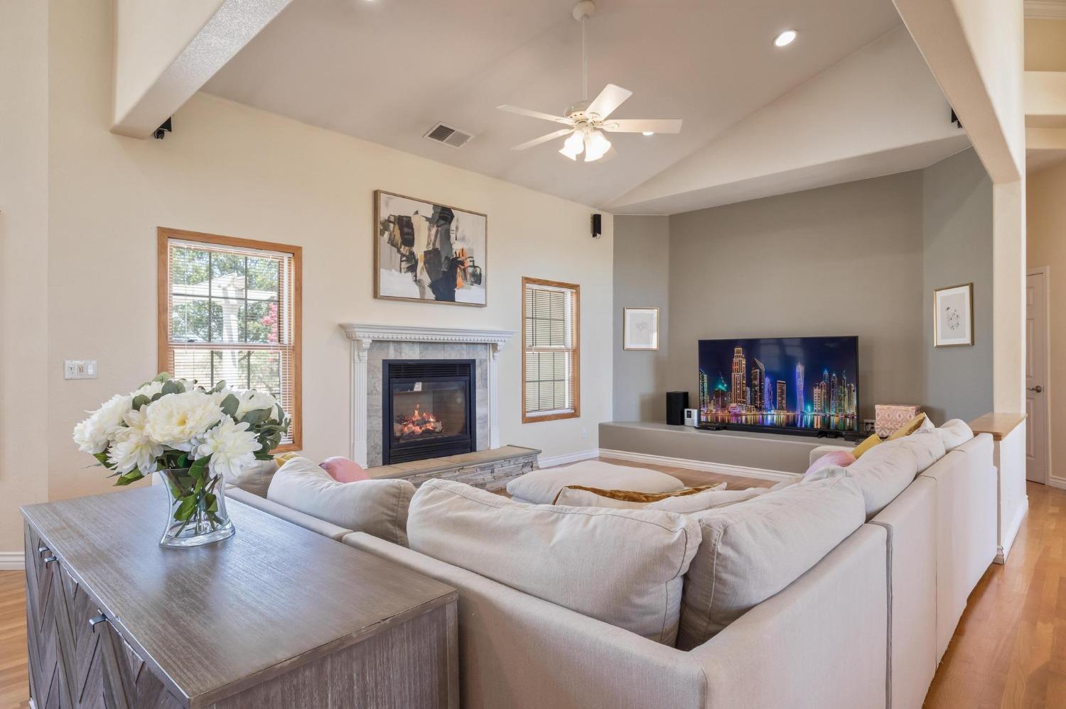 Detail Gallery Image 8 of 47 For 19997 E Liberty Rd, Clements,  CA 95632 - 8 Beds | 6/1 Baths