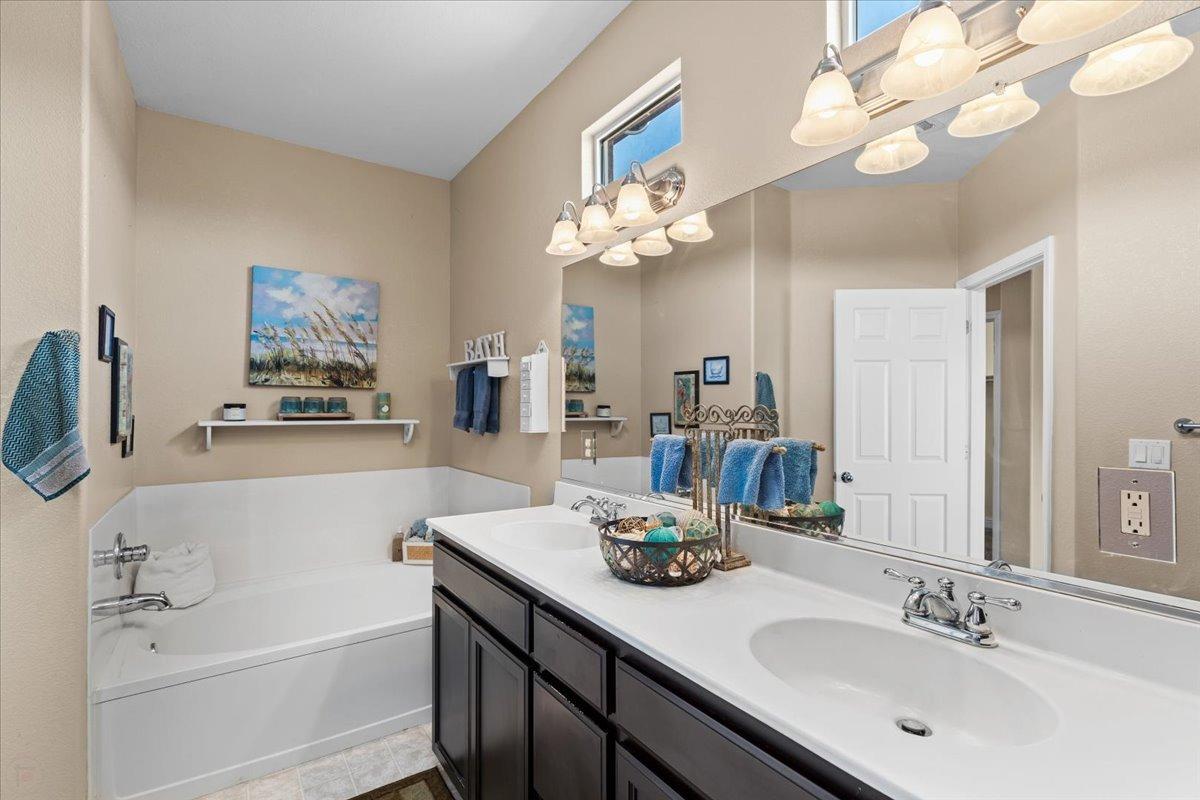 Detail Gallery Image 47 of 86 For 2060 Tarpan Way #22,  Oakdale,  CA 95361 - 4 Beds | 2/1 Baths