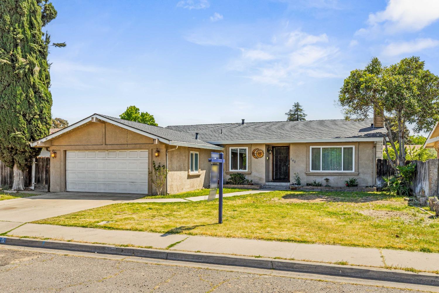 Detail Gallery Image 2 of 41 For 240 Wabash Dr, Turlock,  CA 95382 - 4 Beds | 2 Baths