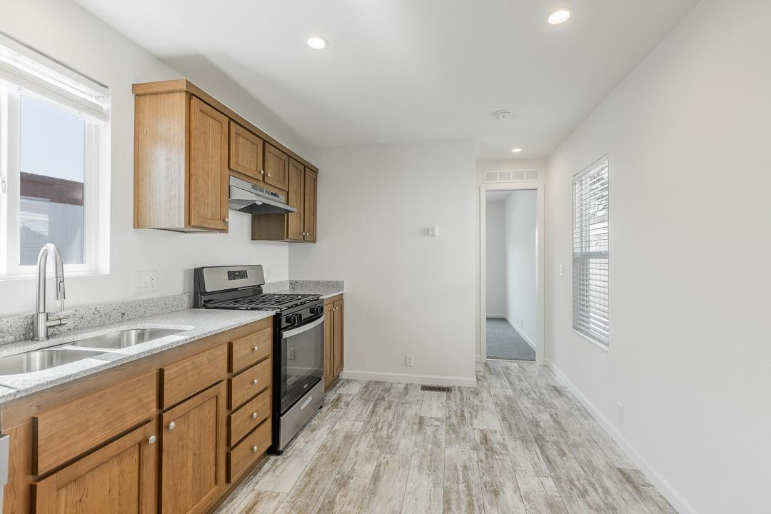 Detail Gallery Image 9 of 9 For 1550 162nd Ave 47, San Leandro,  CA 94578 - 1 Beds | 1 Baths