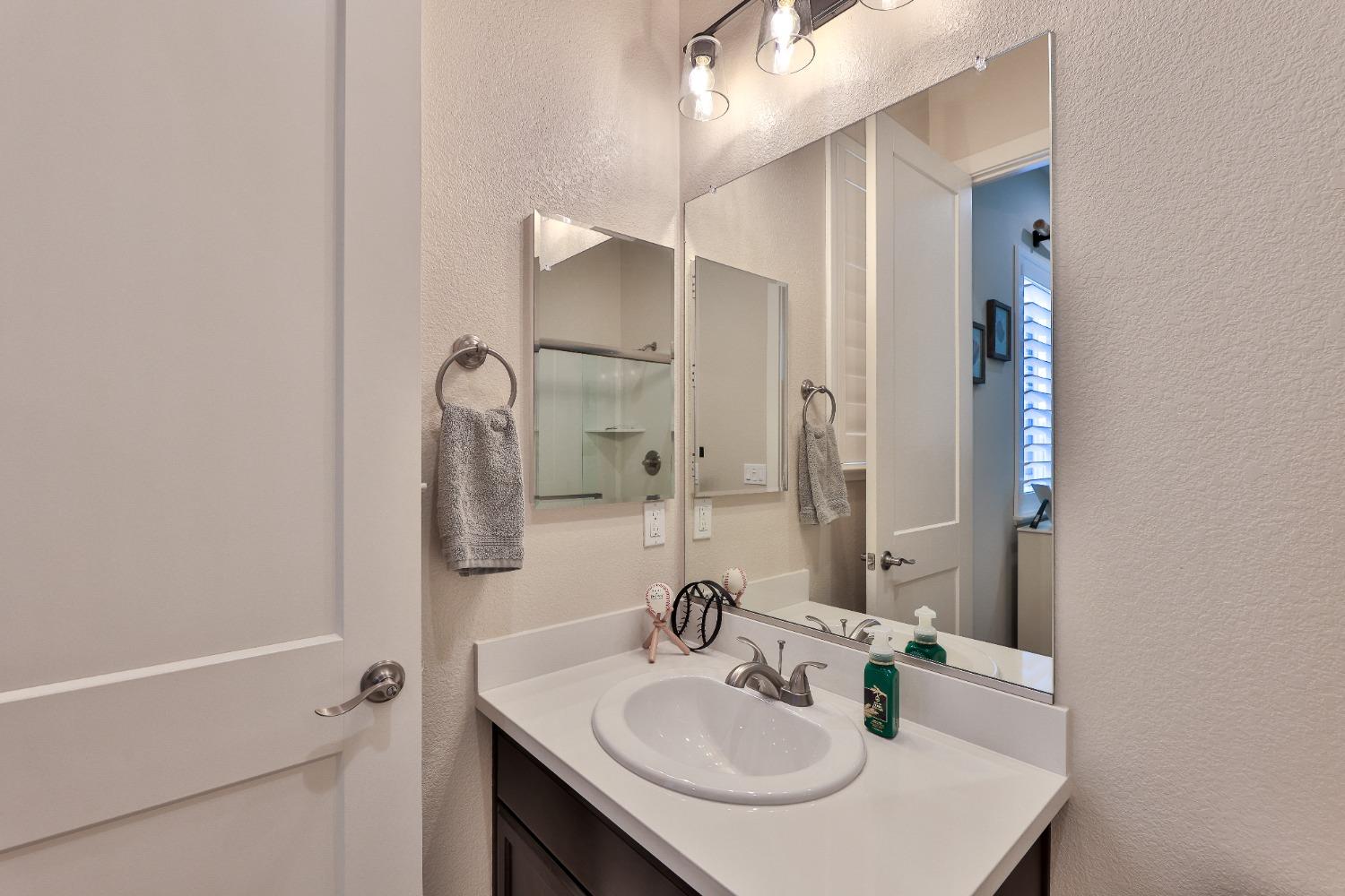 Detail Gallery Image 29 of 52 For 2403 Tribeca Ave, Manteca,  CA 95337 - 3 Beds | 3 Baths