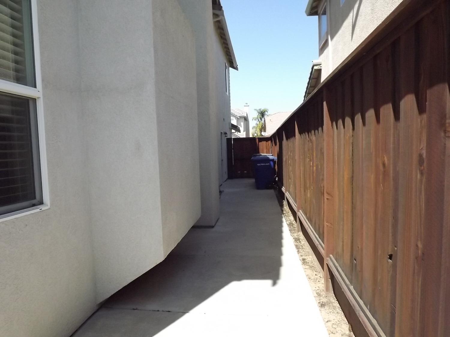 Fallen Oak Drive, Modesto, California image 50