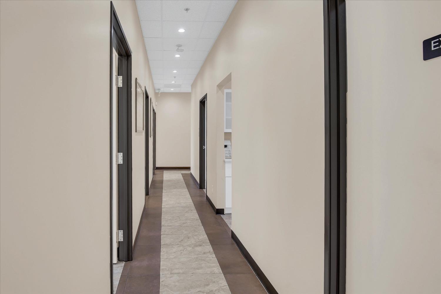 Detail Gallery Image 28 of 30 For 9307 Laguna Springs Dr #100,  Elk Grove,  CA 95758 - – Beds | – Baths