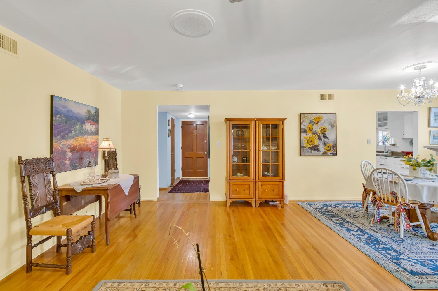 Aramon Drive, Rancho Cordova, California image 5