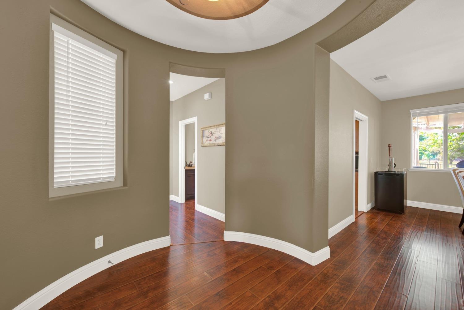 Detail Gallery Image 14 of 82 For 33565 Wildwing Dr, Woodland,  CA 95695 - 4 Beds | 2/1 Baths