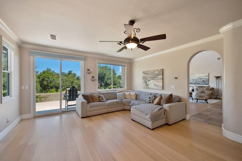 Detail Gallery Image 19 of 37 For 3327 Bordeaux Dr, El Dorado Hills,  CA 95762 - 5 Beds | 3/1 Baths