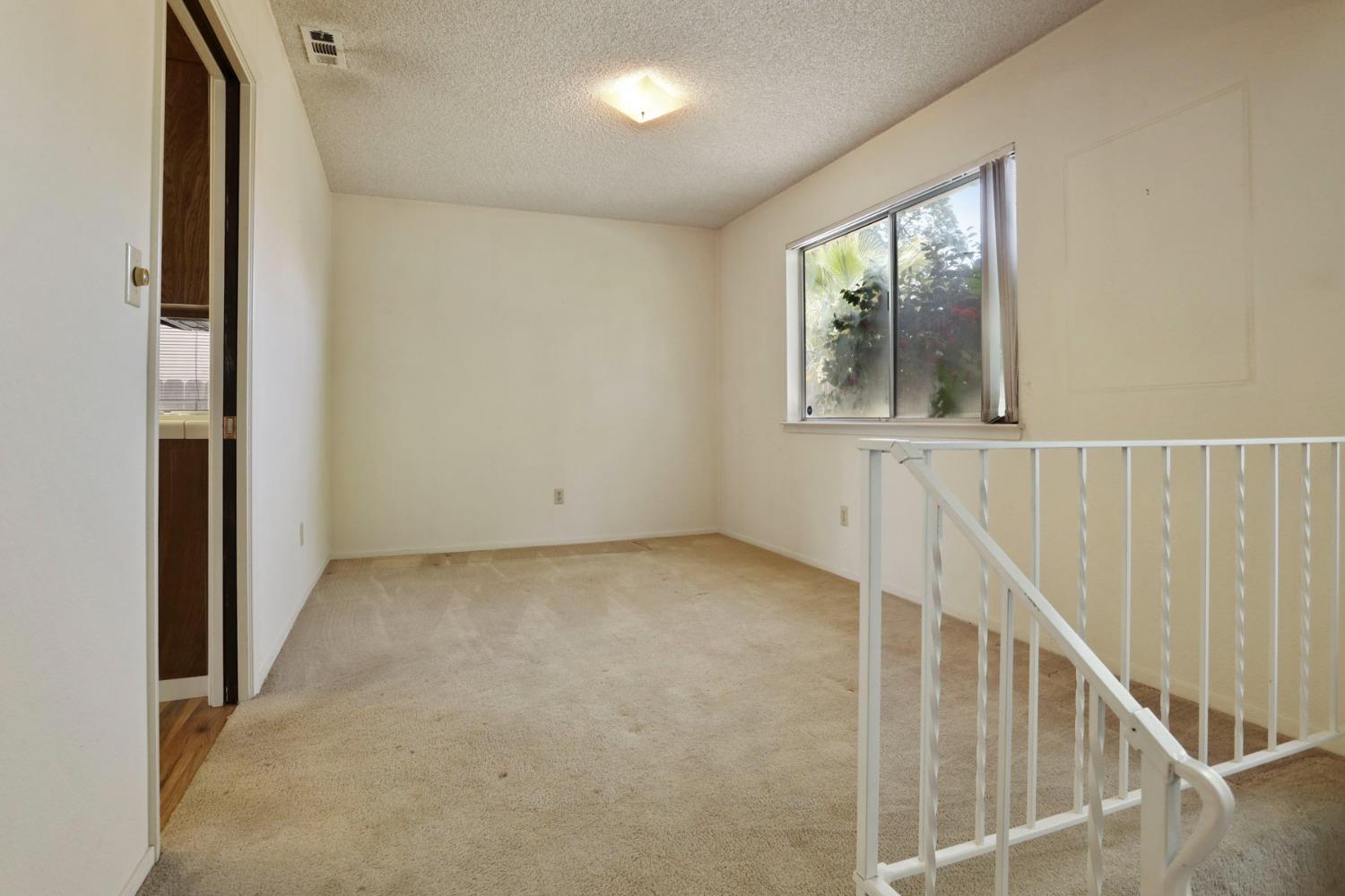 Detail Gallery Image 8 of 36 For 219 Mckelvey Ave, Stockton,  CA 95210 - 3 Beds | 2 Baths