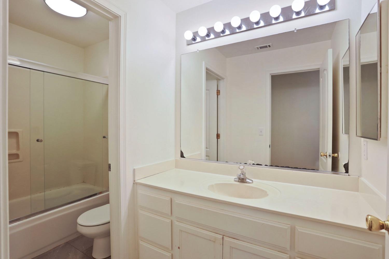 Detail Gallery Image 26 of 40 For 2039 London Ave, Manteca,  CA 95336 - 4 Beds | 2 Baths
