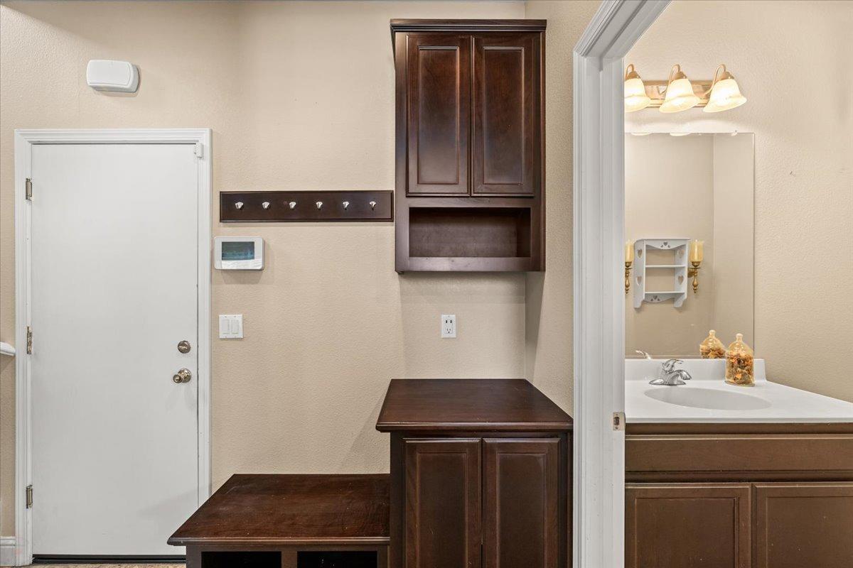 Detail Gallery Image 34 of 86 For 2060 Tarpan Way #22,  Oakdale,  CA 95361 - 4 Beds | 2/1 Baths