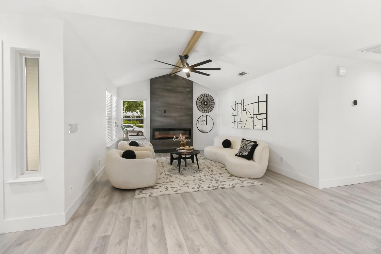 Detail Gallery Image 10 of 59 For 6550 Riverside Blvd, Sacramento,  CA 95831 - 3 Beds | 2 Baths