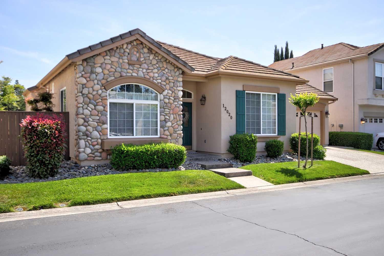 Detail Gallery Image 2 of 37 For 12020 Gold Arbor Ln, Gold River,  CA 95670 - 3 Beds | 2 Baths