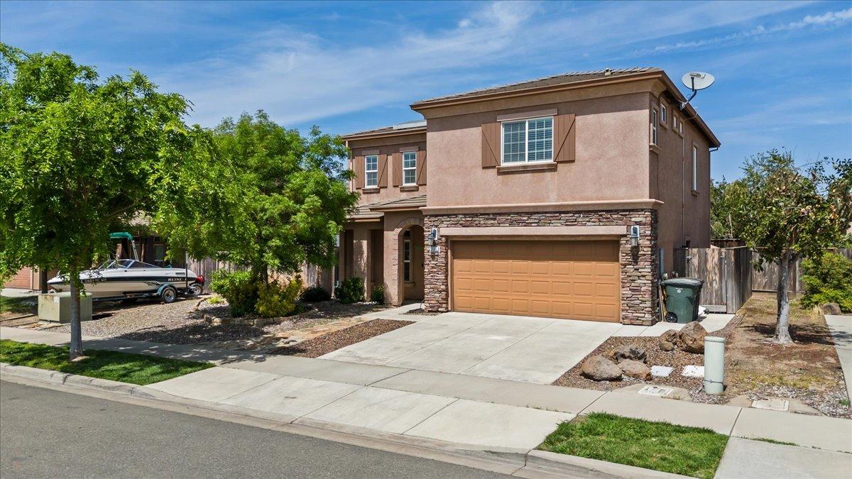 Detail Gallery Image 3 of 86 For 2060 Tarpan Way #22,  Oakdale,  CA 95361 - 4 Beds | 2/1 Baths