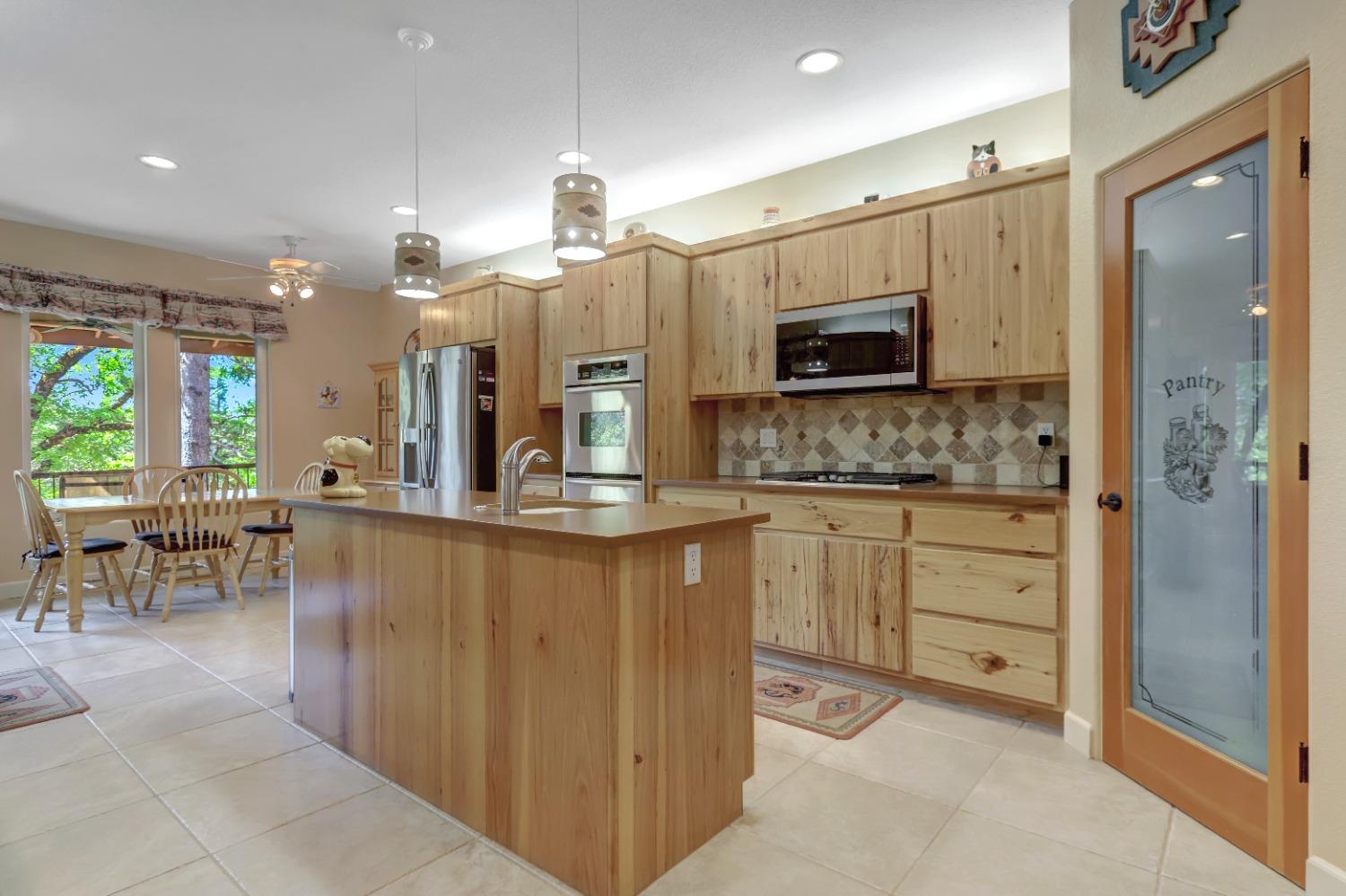 Detail Gallery Image 13 of 98 For 10450 S Ponderosa Way, Rough And Ready,  CA 95975 - 4 Beds | 3/1 Baths