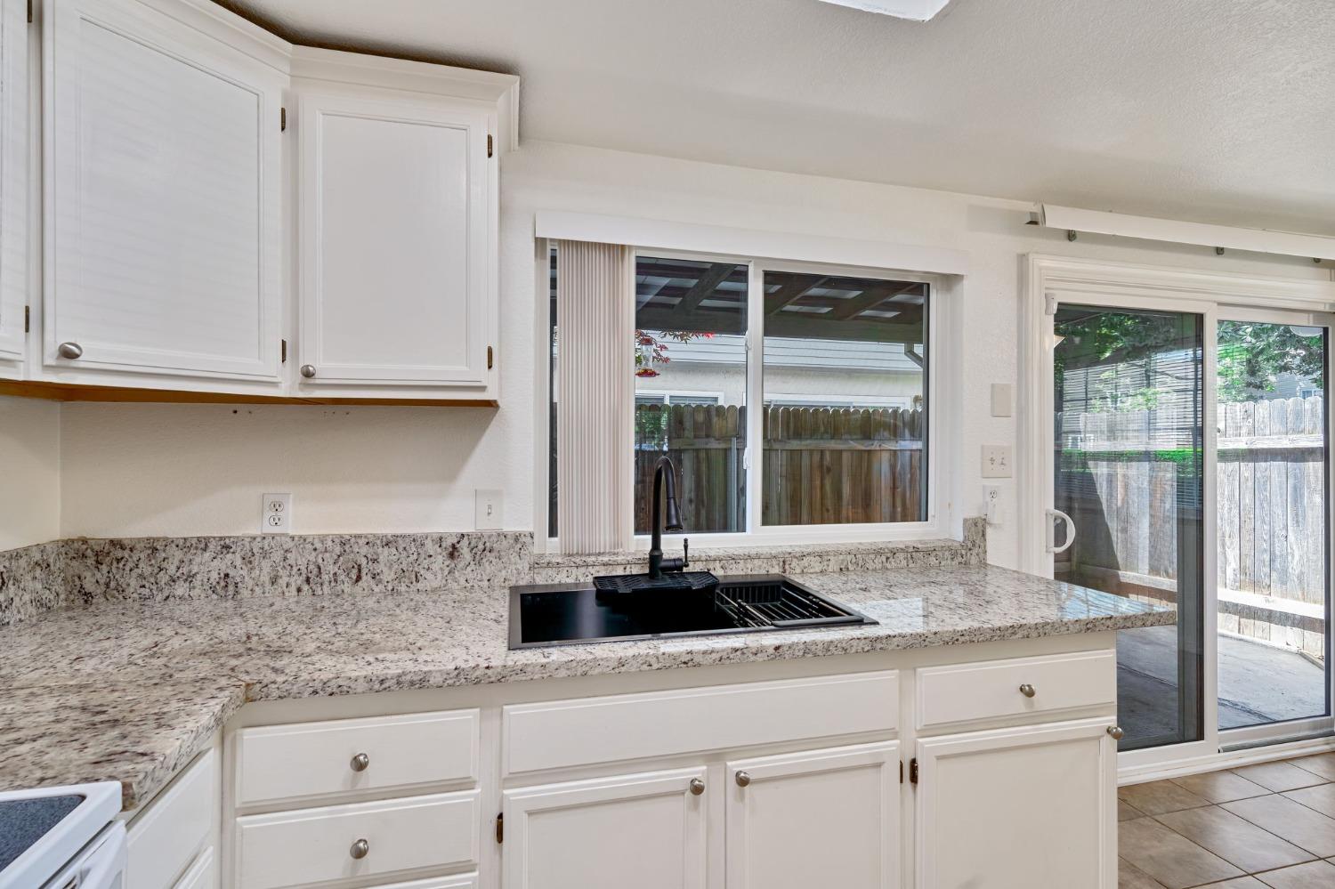 Photo #12: 225040460 Listing: Photo #12