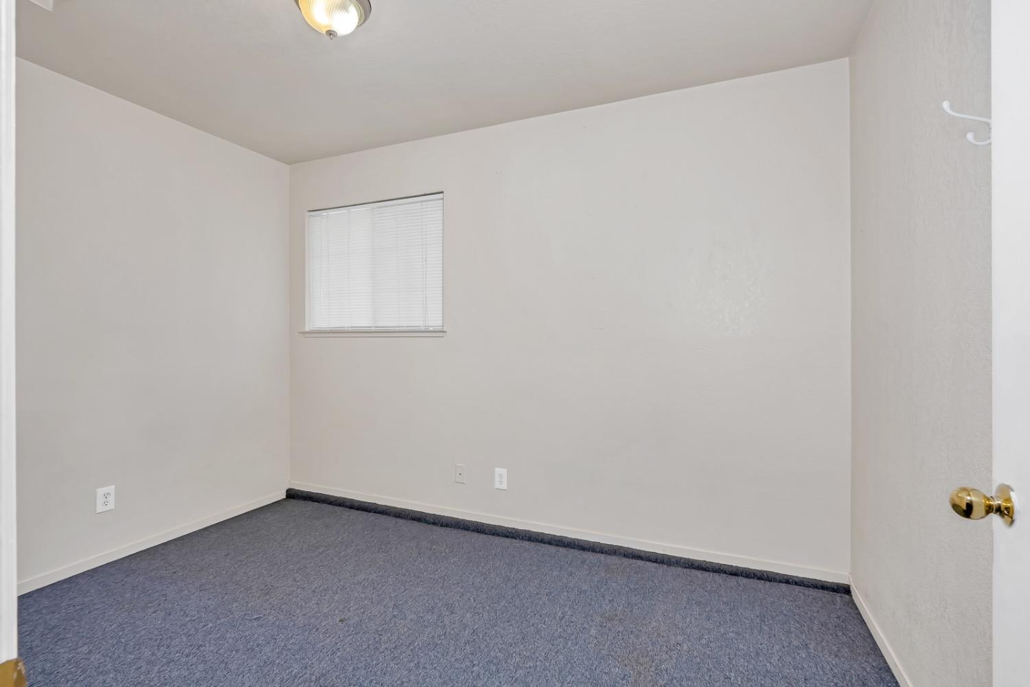 Detail Gallery Image 39 of 40 For 1613 Pomona St, Los Banos,  CA 93635 - 3 Beds | 2 Baths