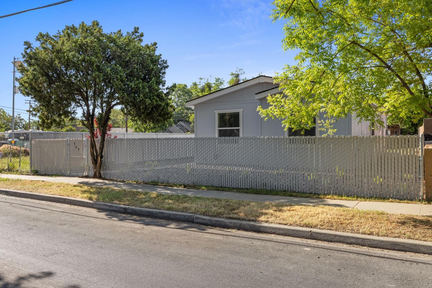 California Avenue, Modesto, California image 4