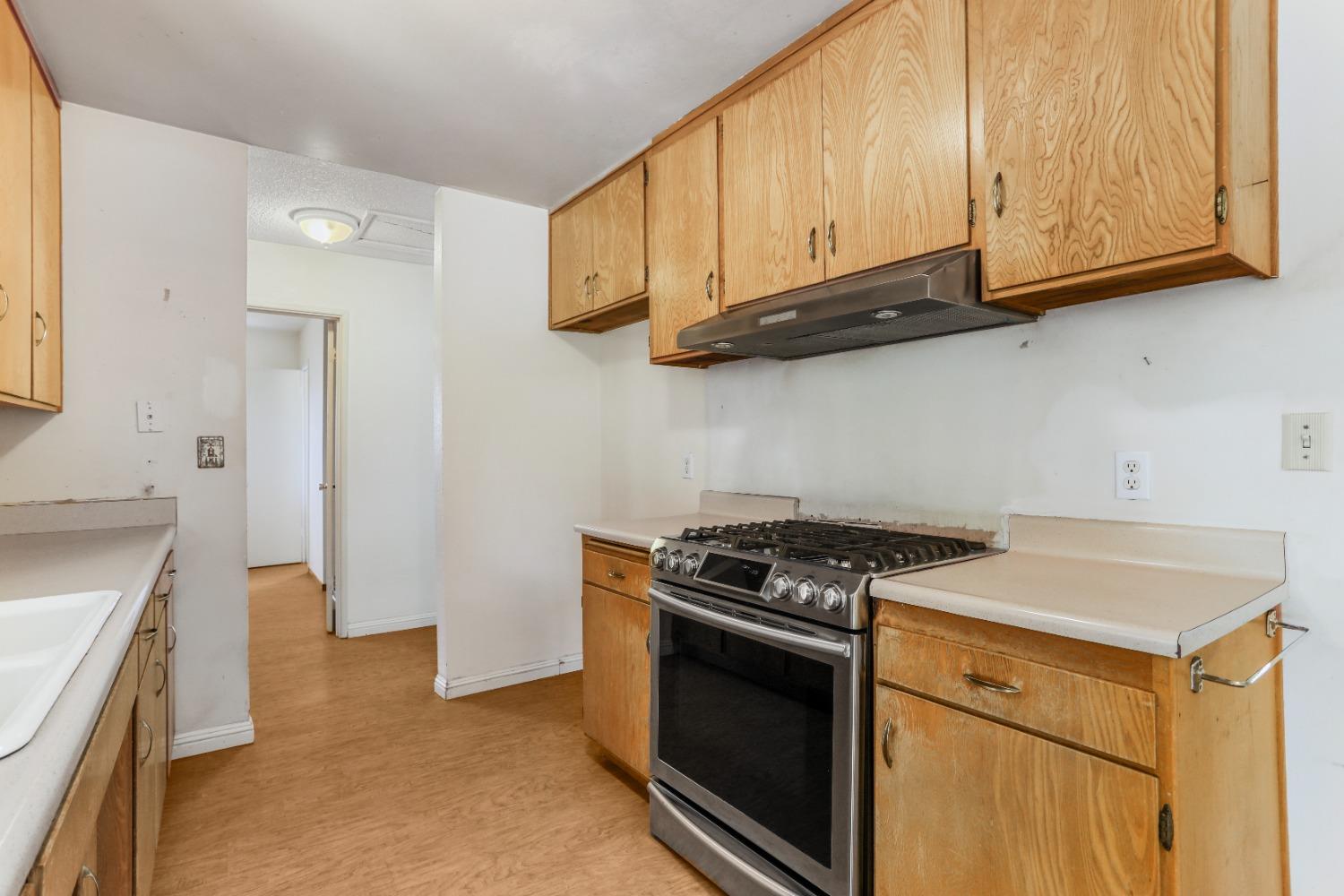 Detail Gallery Image 9 of 24 For 907 Ash Ave, Los Banos,  CA 93635 - 3 Beds | 1/1 Baths