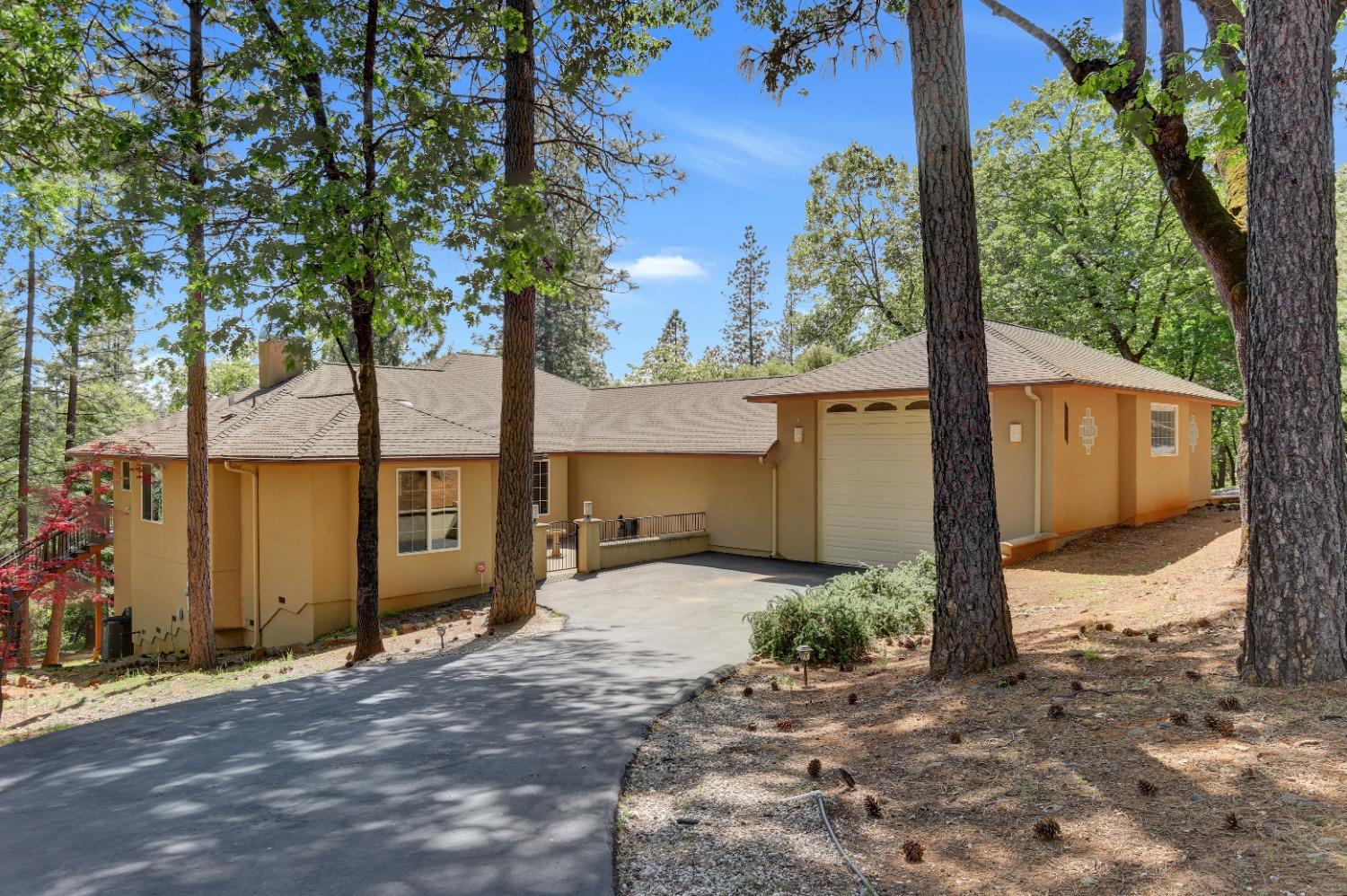 Detail Gallery Image 1 of 98 For 10450 S Ponderosa Way, Rough And Ready,  CA 95975 - 4 Beds | 3/1 Baths