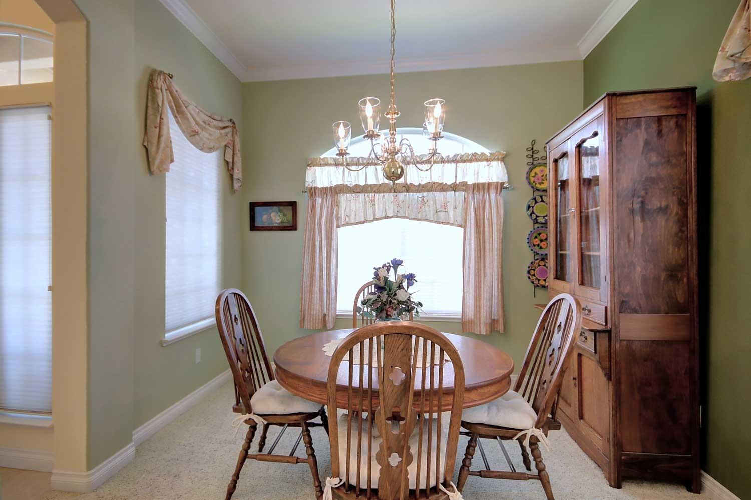Detail Gallery Image 10 of 37 For 12020 Gold Arbor Ln, Gold River,  CA 95670 - 3 Beds | 2 Baths