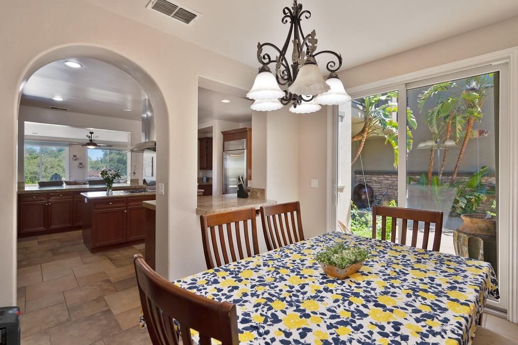 Detail Gallery Image 17 of 37 For 3327 Bordeaux Dr, El Dorado Hills,  CA 95762 - 5 Beds | 3/1 Baths