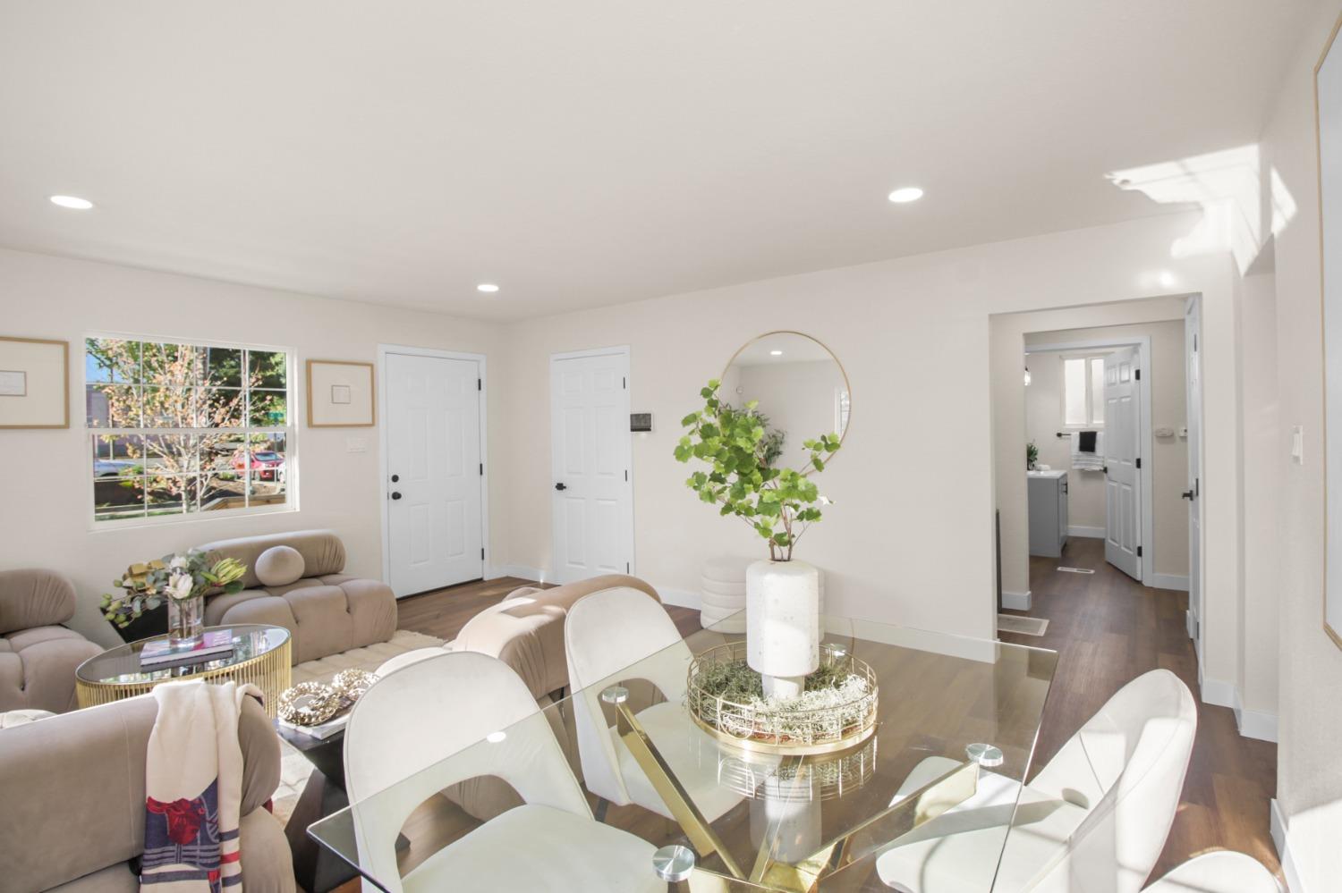 Detail Gallery Image 9 of 41 For 4407 4th Ave, Sacramento,  CA 95817 - – Beds | – Baths