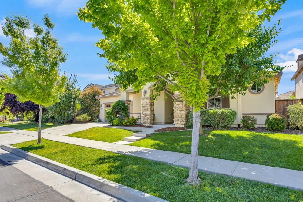 Detail Gallery Image 4 of 82 For 2312 Foster Ct, Woodland,  CA 95776 - 3 Beds | 2/1 Baths