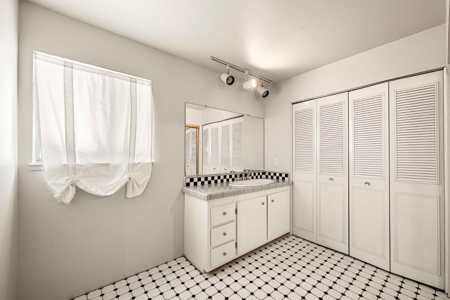 Detail Gallery Image 41 of 46 For 2615 Delmar Ave, Penryn,  CA 95663 - 4 Beds | 2/1 Baths