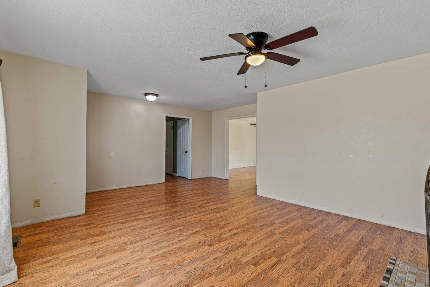 Detail Gallery Image 6 of 41 For 240 Wabash Dr, Turlock,  CA 95382 - 4 Beds | 2 Baths