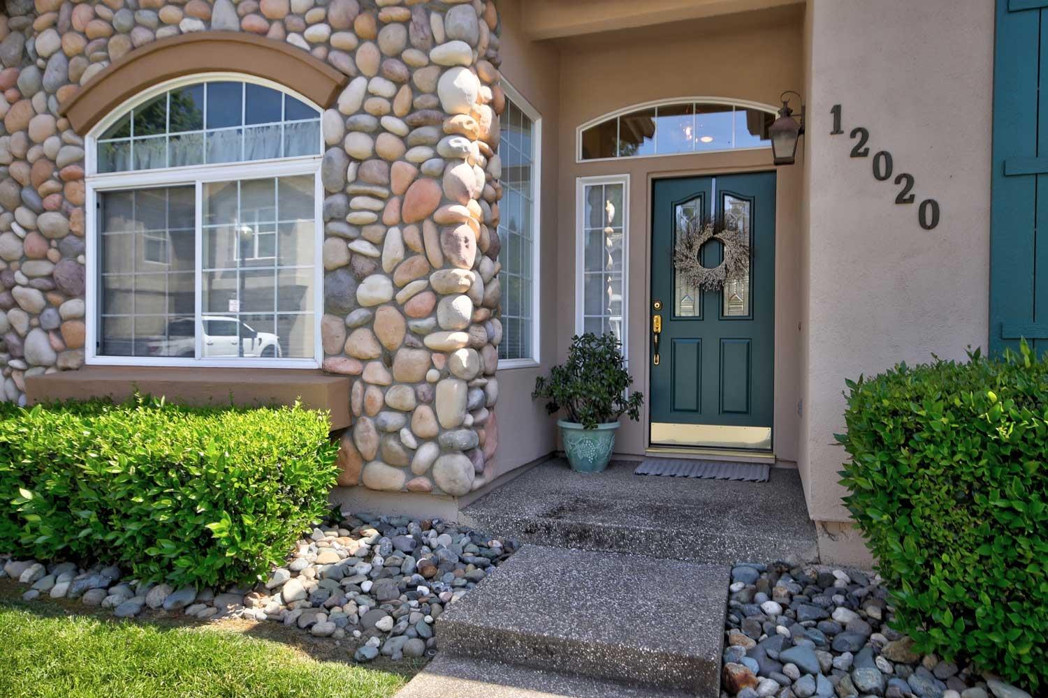 Detail Gallery Image 4 of 37 For 12020 Gold Arbor Ln, Gold River,  CA 95670 - 3 Beds | 2 Baths
