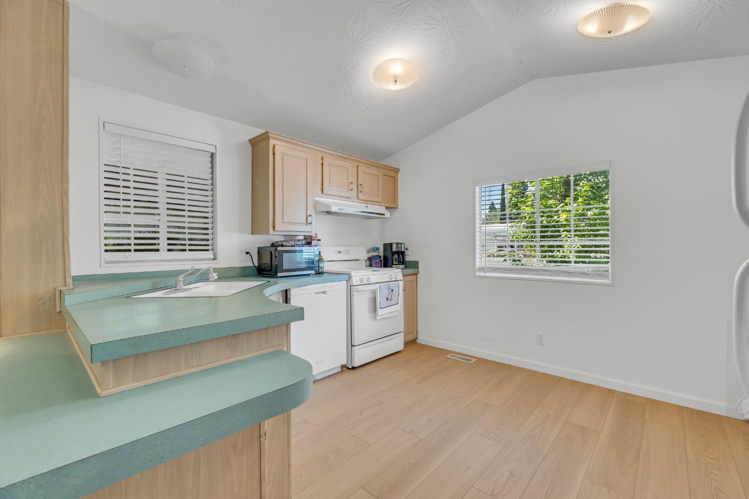 Detail Gallery Image 3 of 33 For 6805 Douglas Blvd 56, Granite Bay,  CA 95746 - 2 Beds | 1 Baths