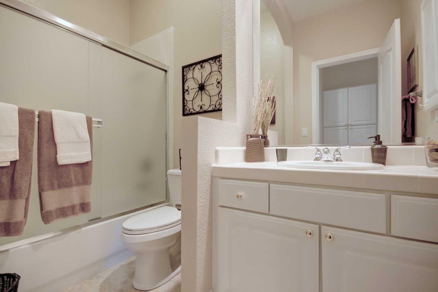 Detail Gallery Image 23 of 37 For 12020 Gold Arbor Ln, Gold River,  CA 95670 - 3 Beds | 2 Baths
