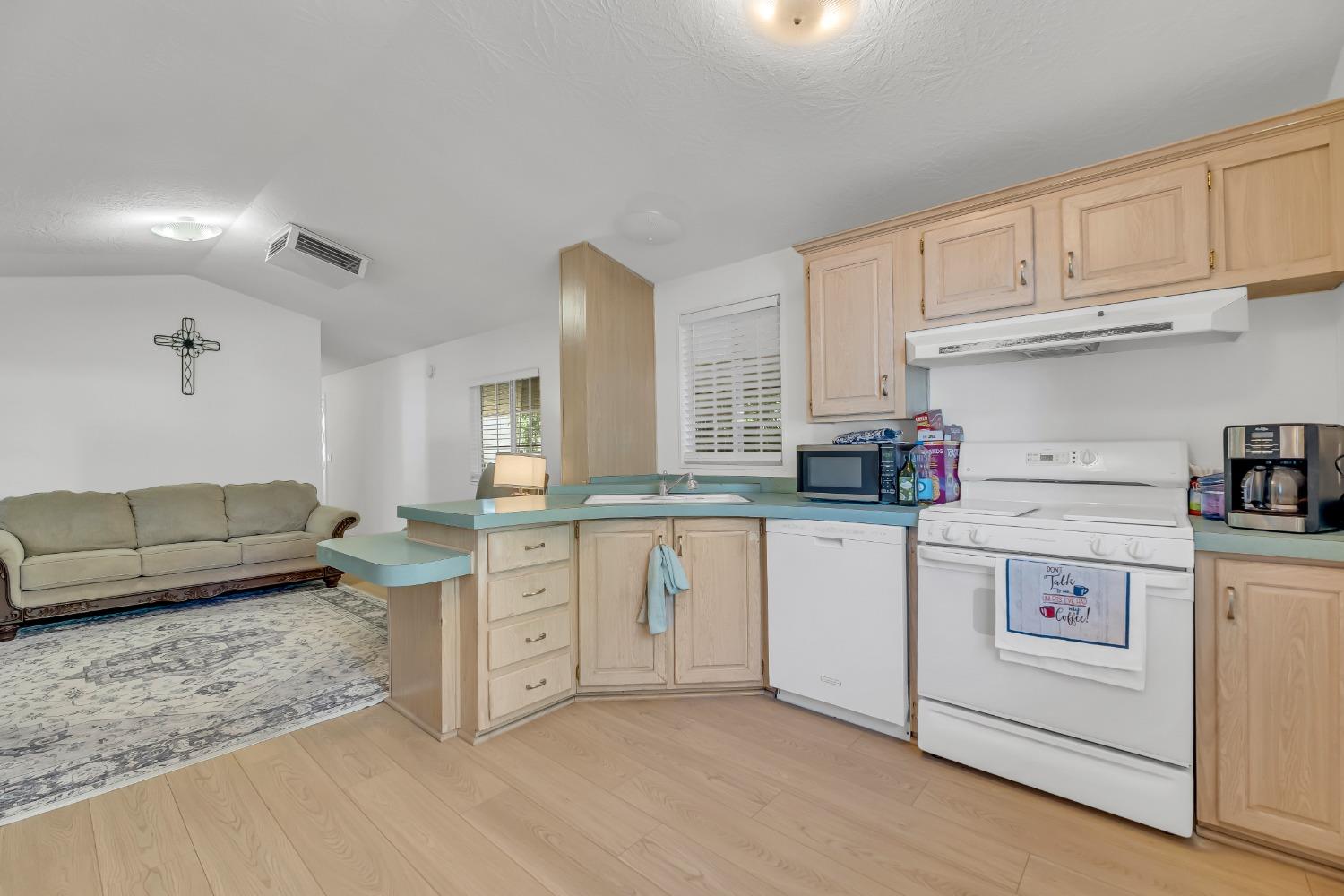 Detail Gallery Image 4 of 33 For 6805 Douglas Blvd 56, Granite Bay,  CA 95746 - 2 Beds | 1 Baths