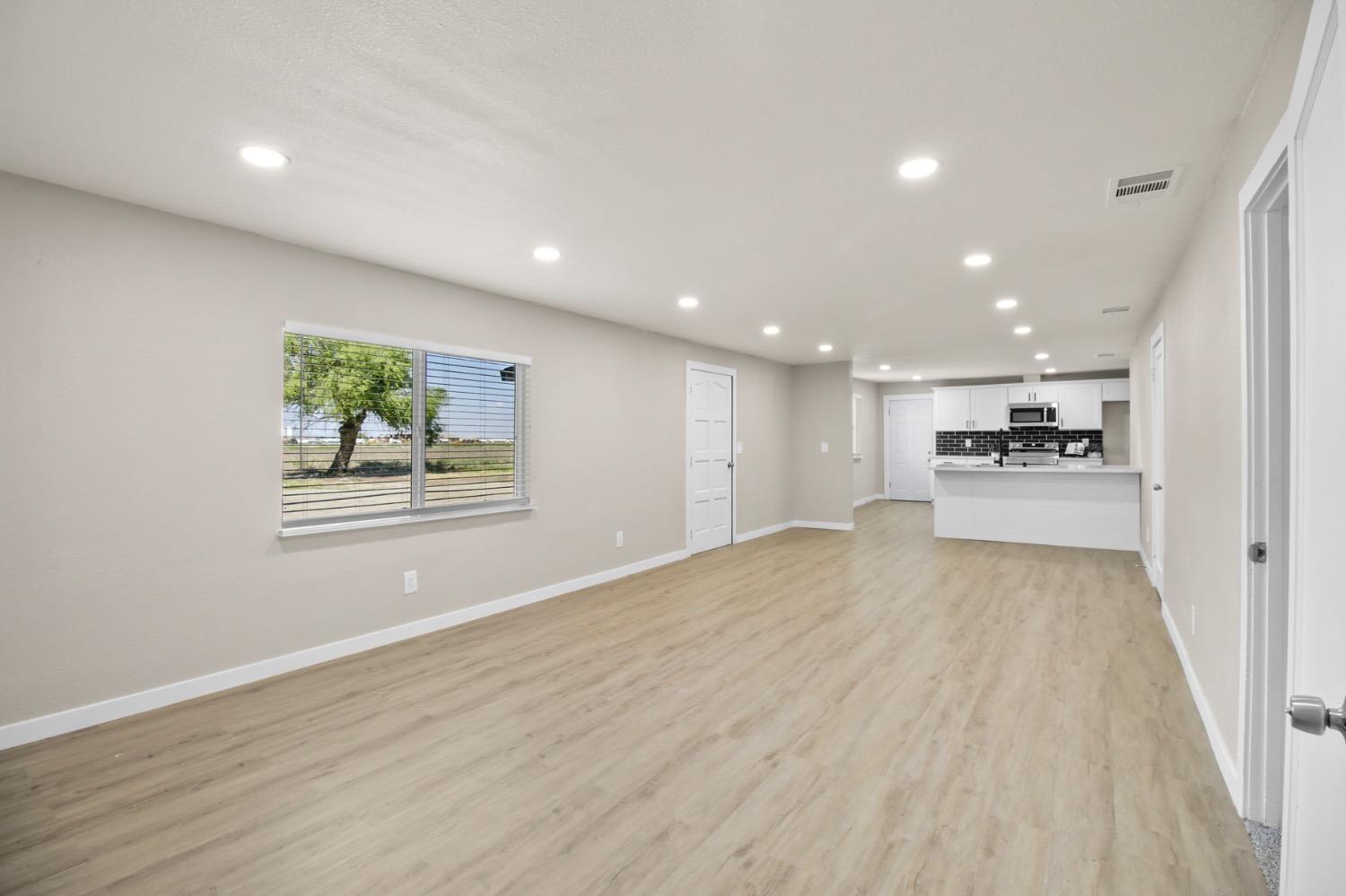 Detail Gallery Image 7 of 33 For 18826 Ca-113, Knights Landing,  CA 95645 - 3 Beds | 1 Baths