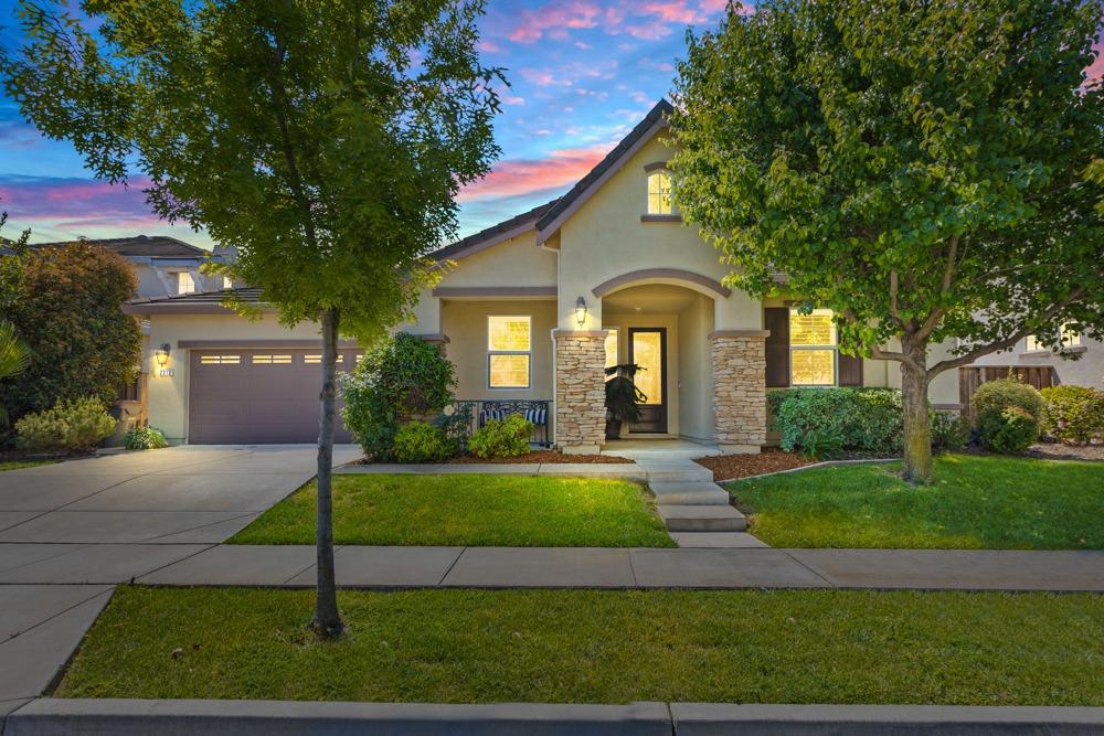 Detail Gallery Image 1 of 82 For 2312 Foster Ct, Woodland,  CA 95776 - 3 Beds | 2/1 Baths