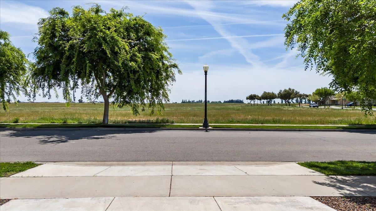 Detail Gallery Image 60 of 86 For 2060 Tarpan Way #22,  Oakdale,  CA 95361 - 4 Beds | 2/1 Baths