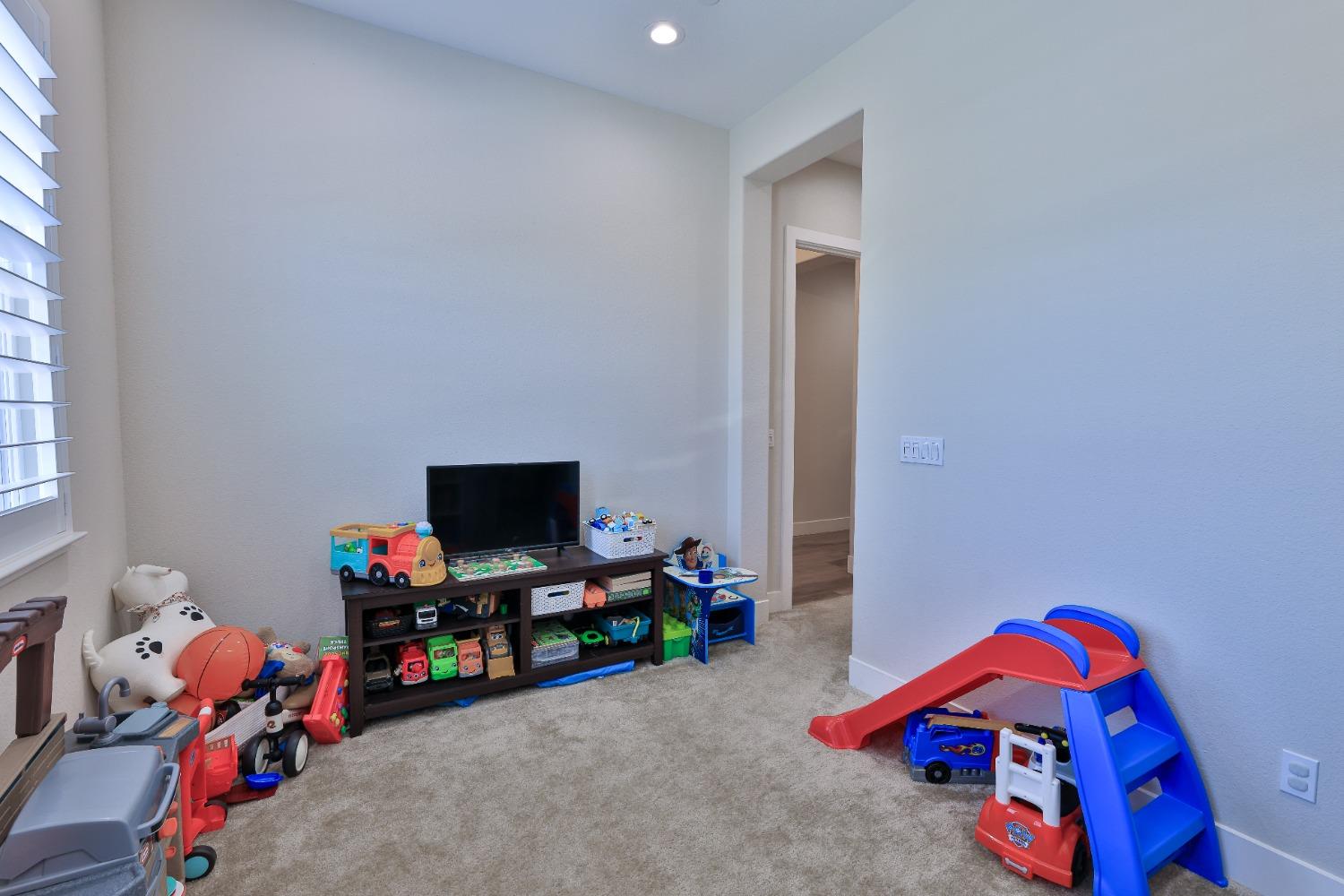 Detail Gallery Image 31 of 52 For 2403 Tribeca Ave, Manteca,  CA 95337 - 3 Beds | 3 Baths