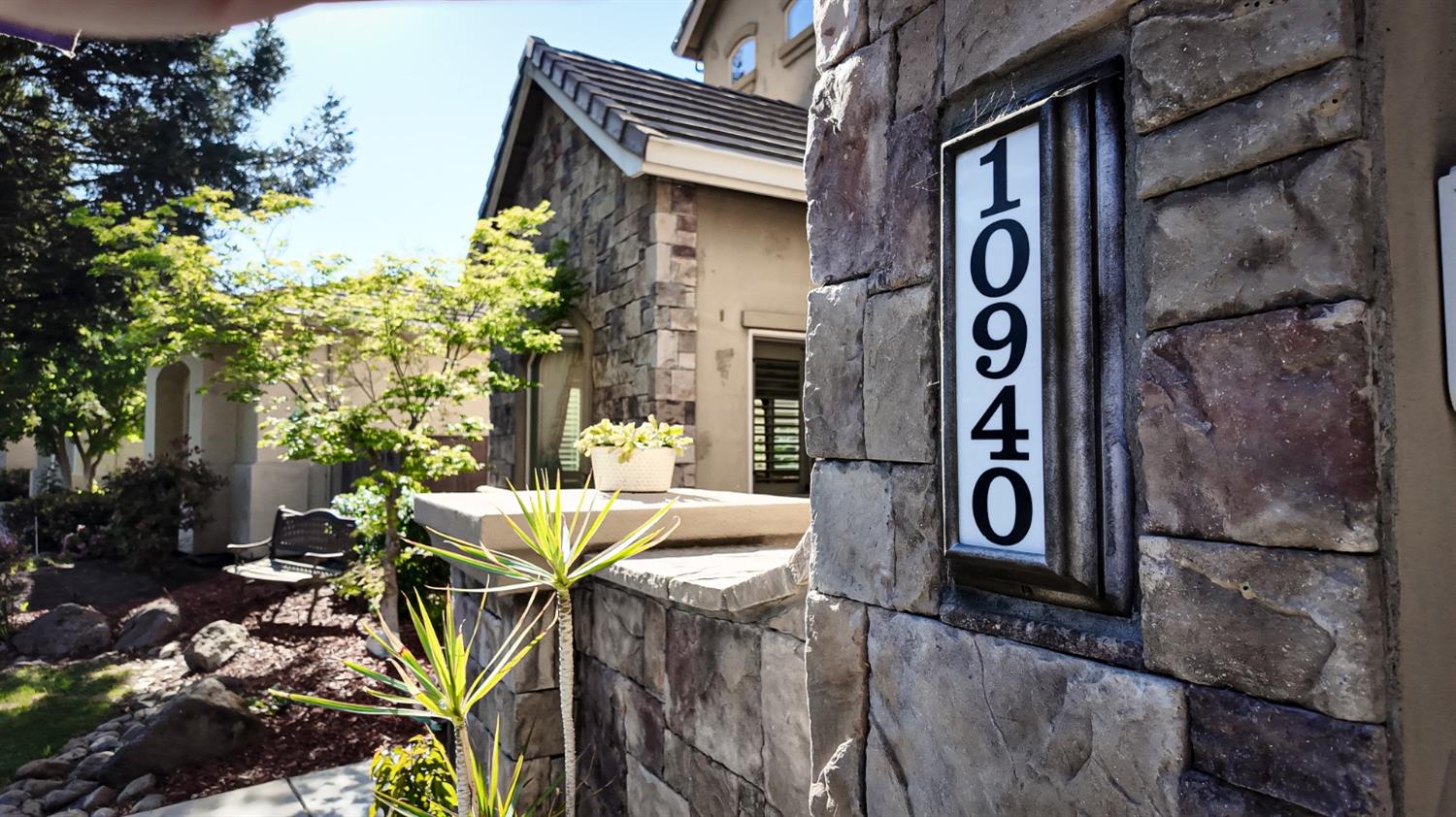 Detail Gallery Image 7 of 98 For 10940 St. Moritz Cir, Stockton,  CA 95209 - 6 Beds | 5 Baths