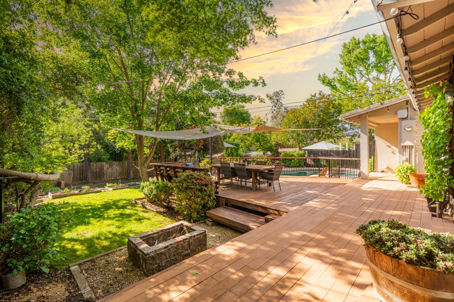 Oak Knoll Drive, Carmichael, California image 30