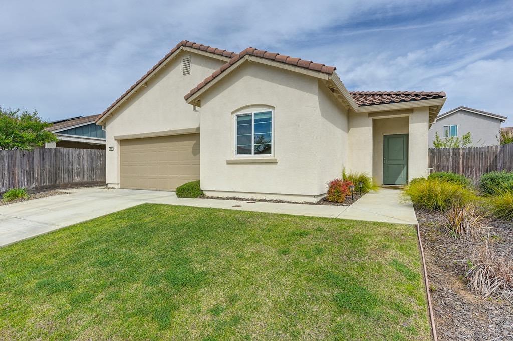 Detail Gallery Image 2 of 33 For 7457 Sobon Ln, Rancho Murieta,  CA 95683 - 3 Beds | 3 Baths